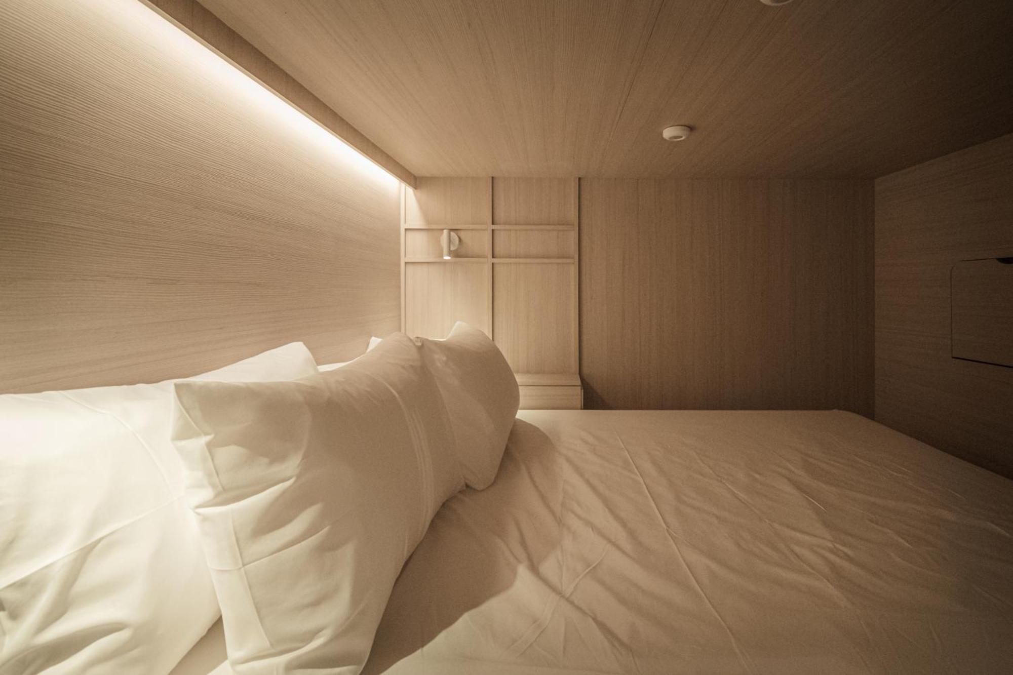 Jyu Capsule Hotel Singapore Exterior photo